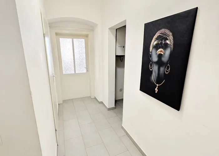 Charming - Close To Attractions Mz18 Apartment