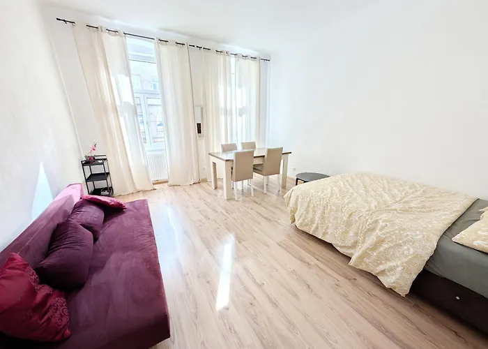 Charming - Close To Attractions Mz18 *